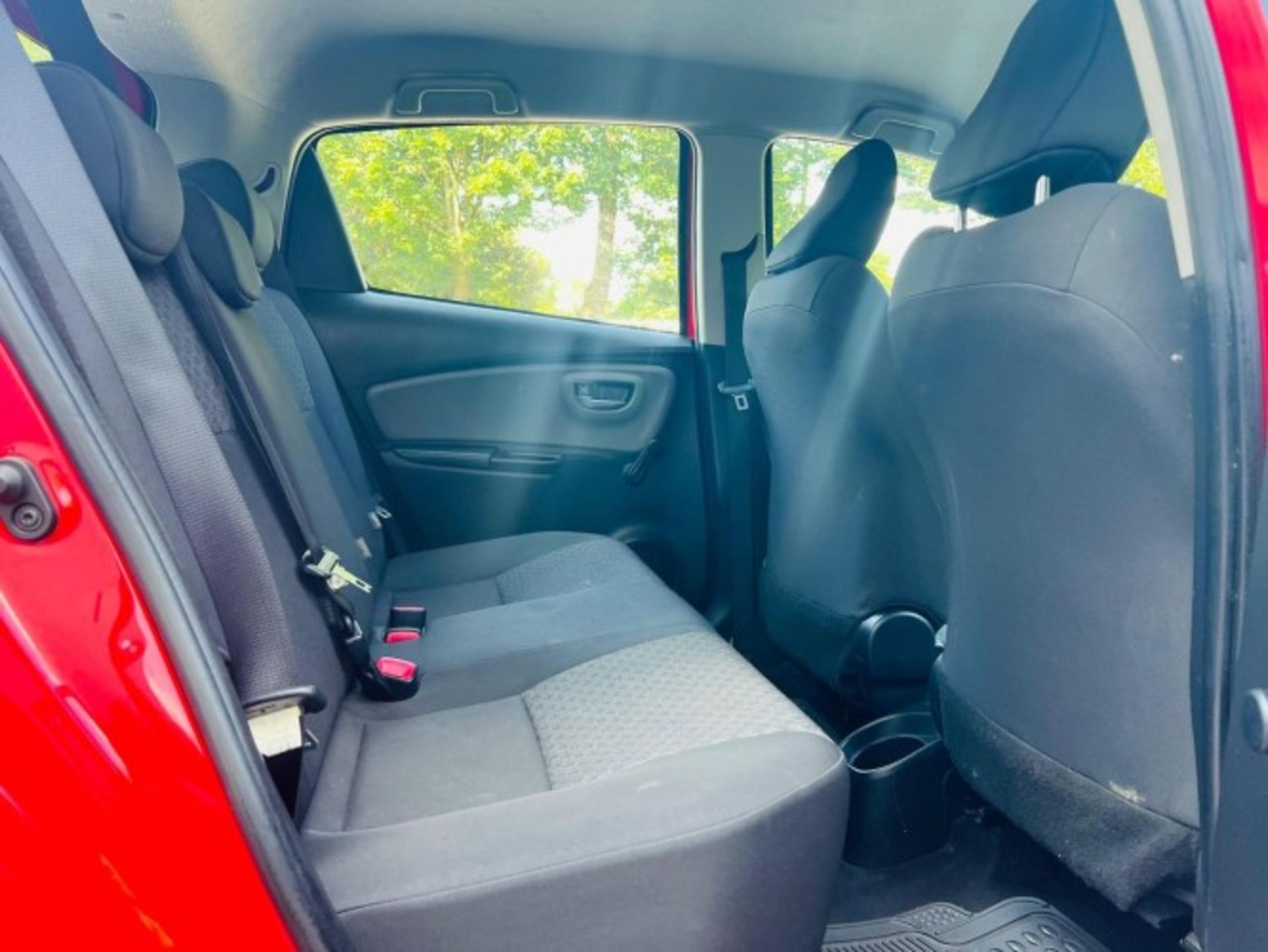 **(ONLY 100K MILEAGE)** 2015 TOYOTA YARIS 1.4 D-4D ICON – 5DR HATCHBACK>>--NO VAT ON HAMMER--<< - Image 21 of 38