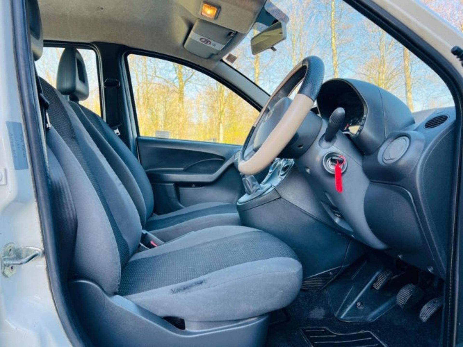 2009 FIAT PANDA ACTIVE ECO – 1.1 PETROL >>--NO VAT ON HAMMER--<< - Image 21 of 43