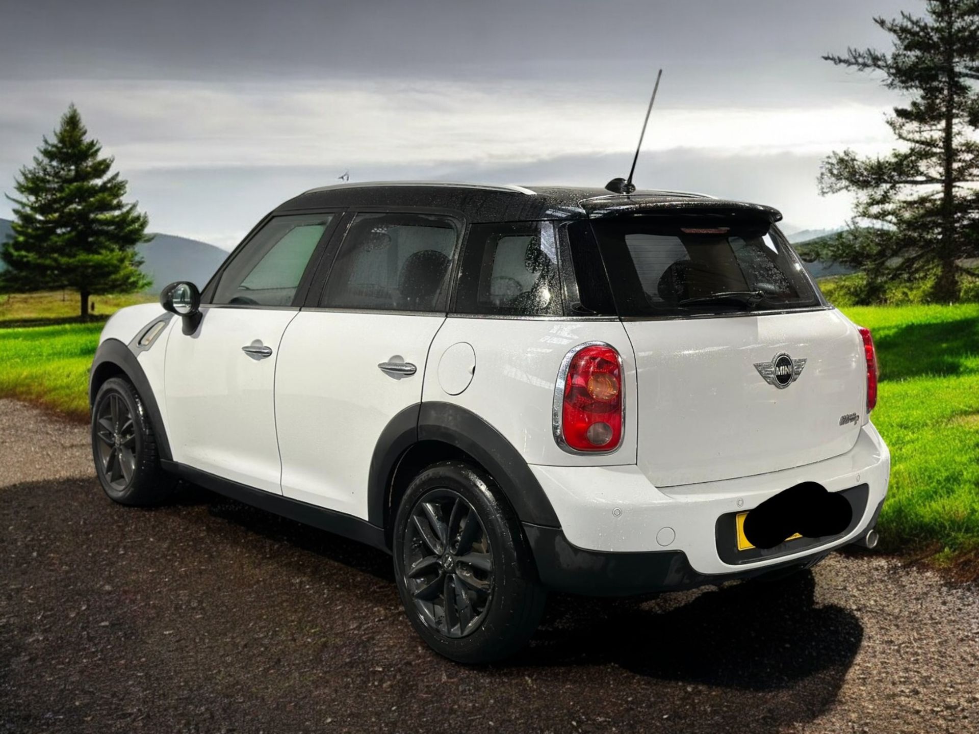 2011 MINI COUNTRYMAN COOPER D – 1.6 DIESEL – MANUAL - Image 8 of 31