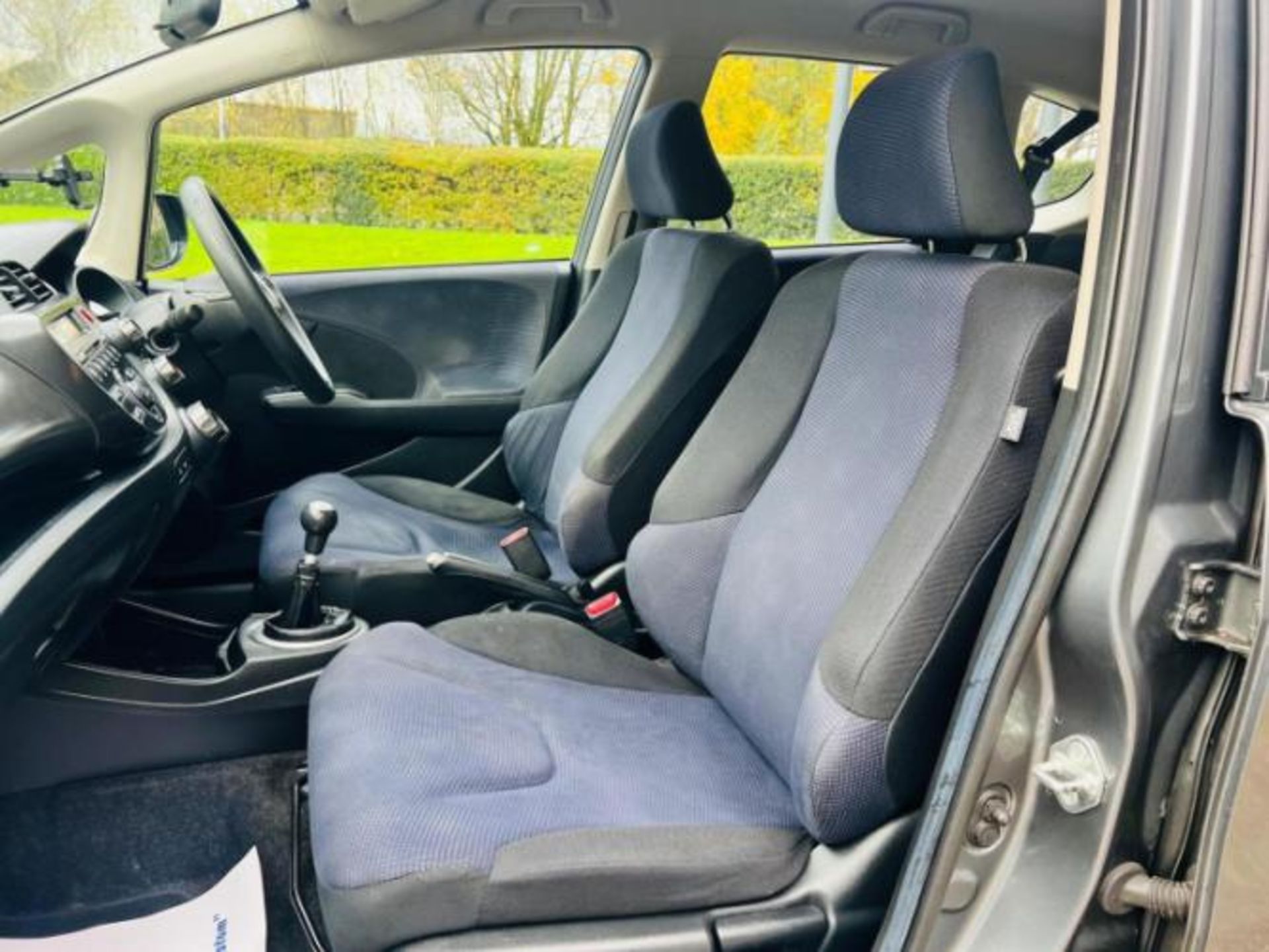 2011 HONDA JAZZ 1.2 I-VTEC S (A/C) 5DR >>--NO VAT ON HAMMER--<< - Image 16 of 24