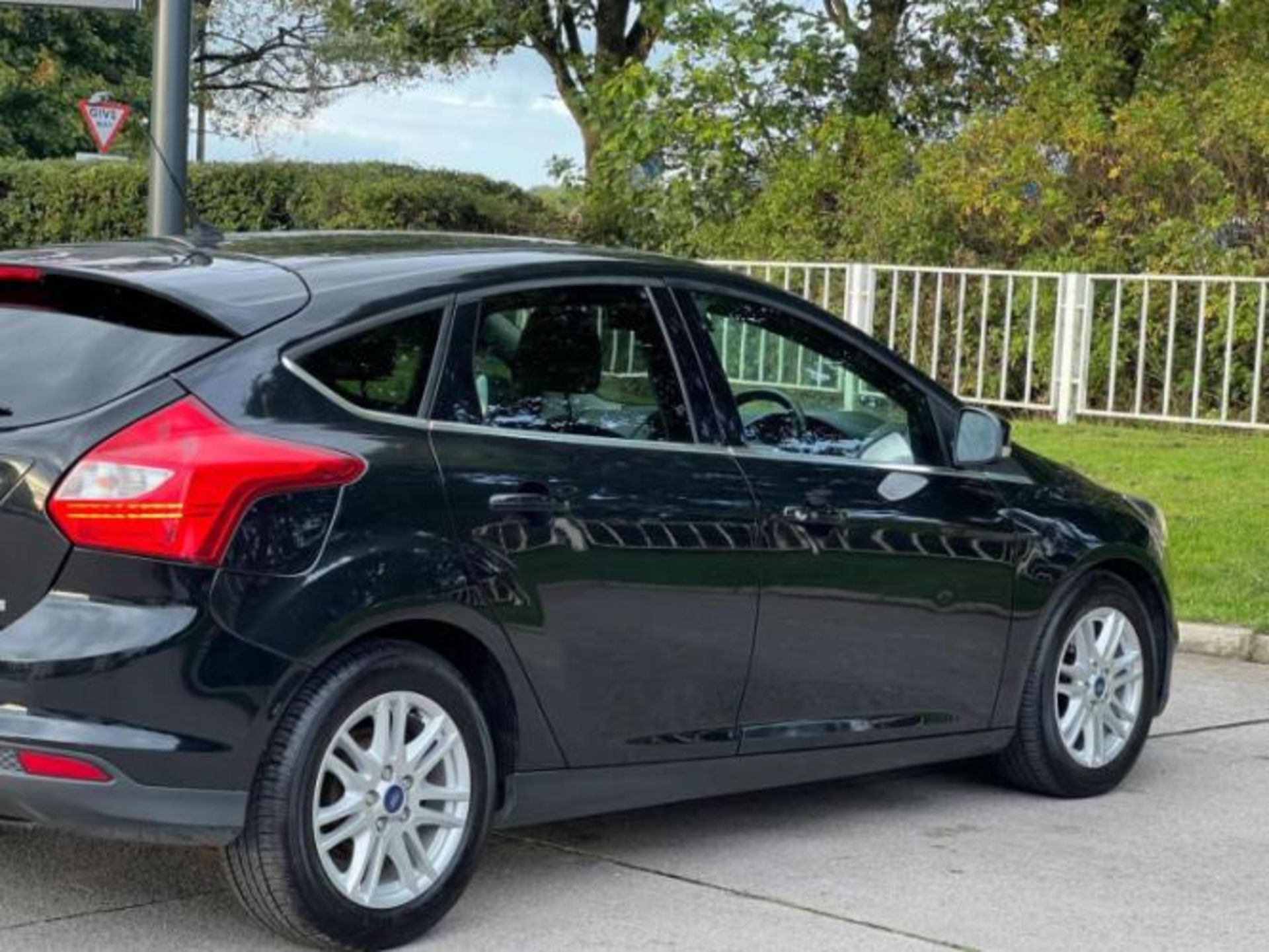 *(ONLY 68K MILEAGE)*2014 FORD FOCUS 1.0T ECOBOOST TITANIUM 5-DOOR HATCHBACK>-NO VAT ON HAMMER-< - Image 34 of 41