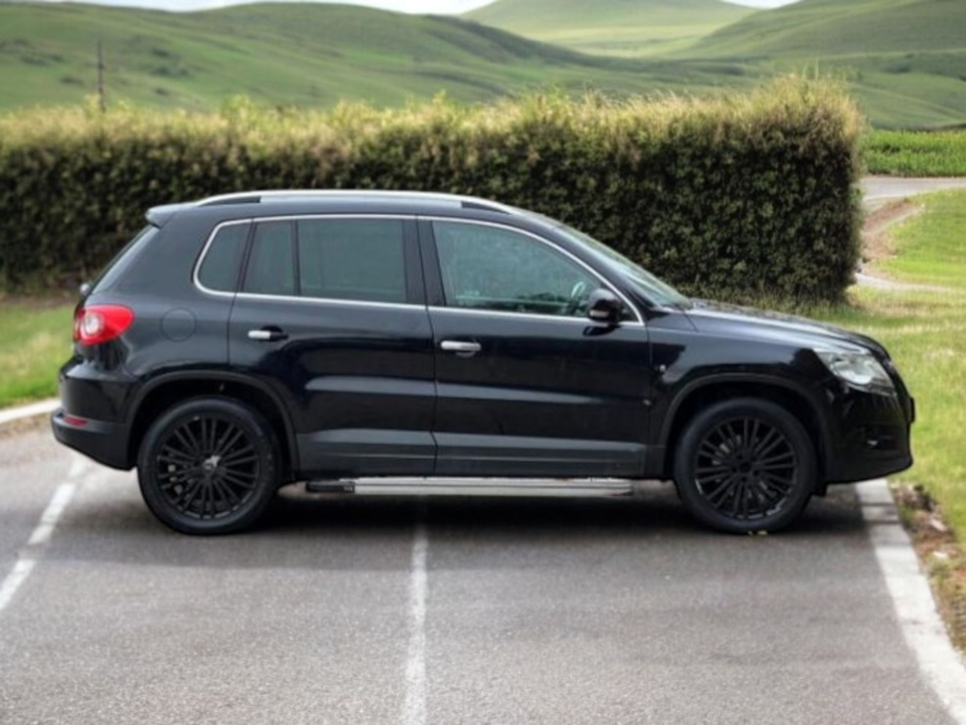 2011 VOLKSWAGEN TIGUAN 2.0 TDI BLUEMOTION TECH MATCH 2WD (S/S) 5DR >>--NO VAT ON HAMMER--<< - Image 3 of 33