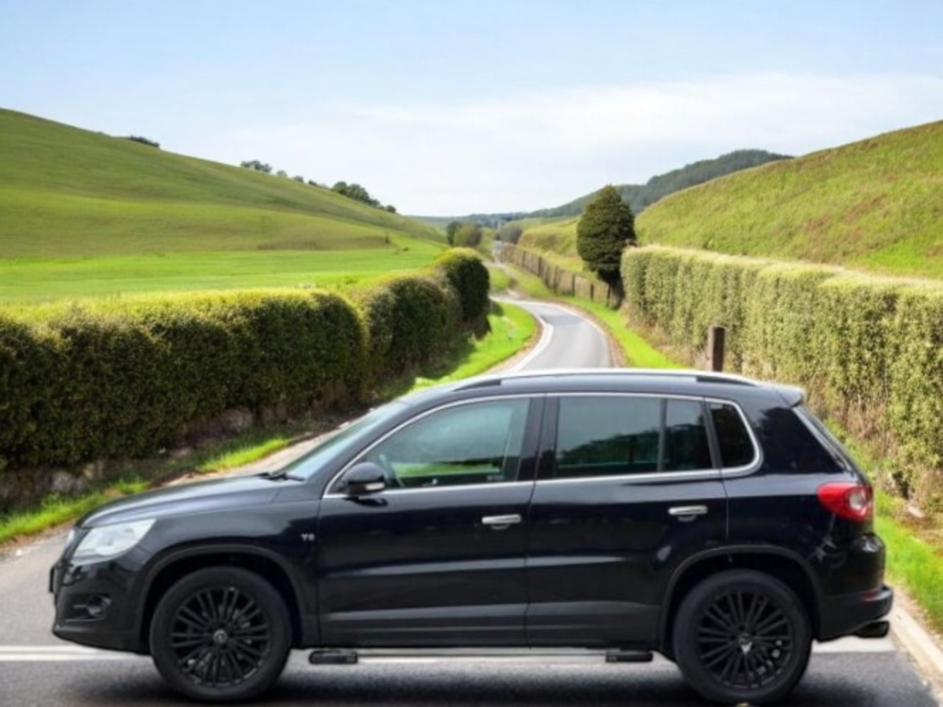 2011 VOLKSWAGEN TIGUAN 2.0 TDI BLUEMOTION TECH MATCH 2WD (S/S) 5DR >>--NO VAT ON HAMMER--<< - Image 2 of 33