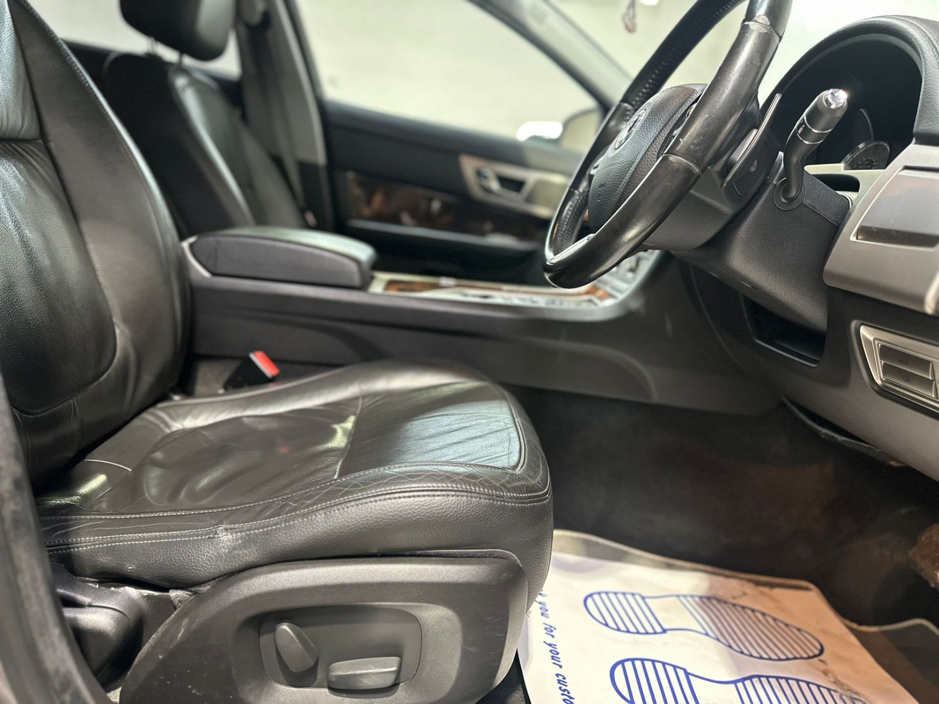 2008 JAGUAR XF LUXURY D V6 2.7 AUTO – FULL SERVICE HISTORY, 2 KEYS, >>--NO VAT ON HAMMER--<< - Image 24 of 36