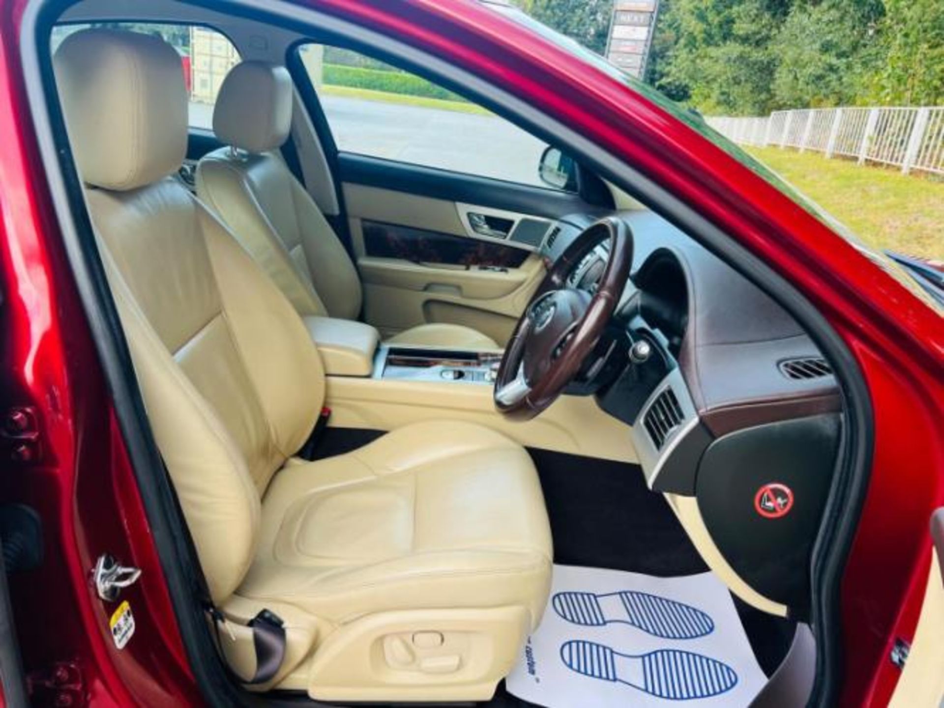 2012 JAGUAR XF 2.2D PREMIUM LUXURY AUTO (S/S) 4DR >>--NO VAT ON HAMMER--<< - Image 34 of 41