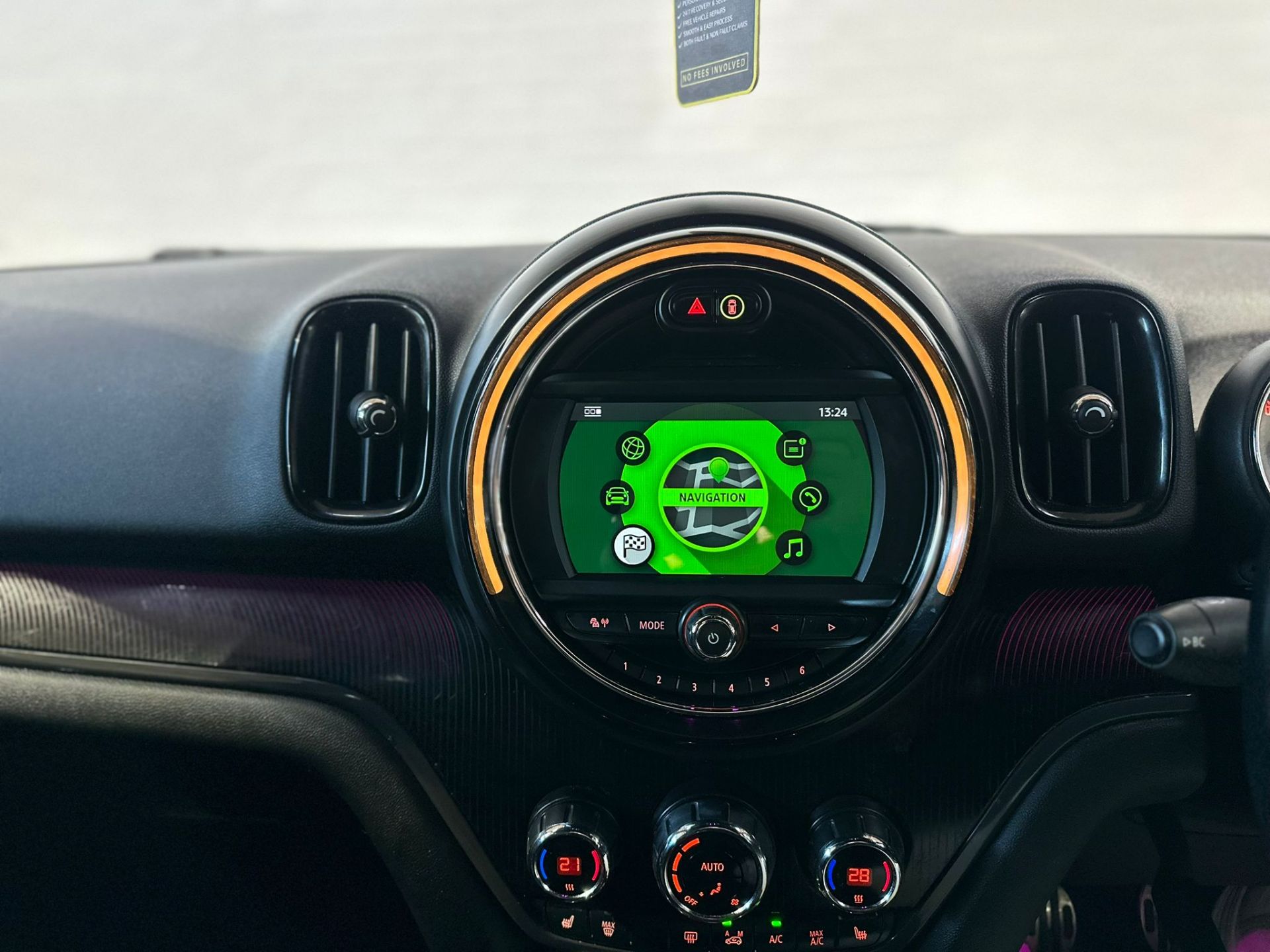 2017 MINI COUNTRYMAN COOPER ALL4 – GREAT SPEC – 2 OWNERS - 130K MILES >>--NO VAT ON HAMMER--<< - Image 19 of 51