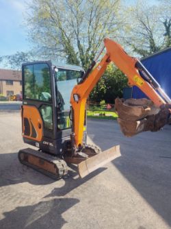 DOOSAN DX19 MINI DIGGER / EXCAVATOR – FULL CAB