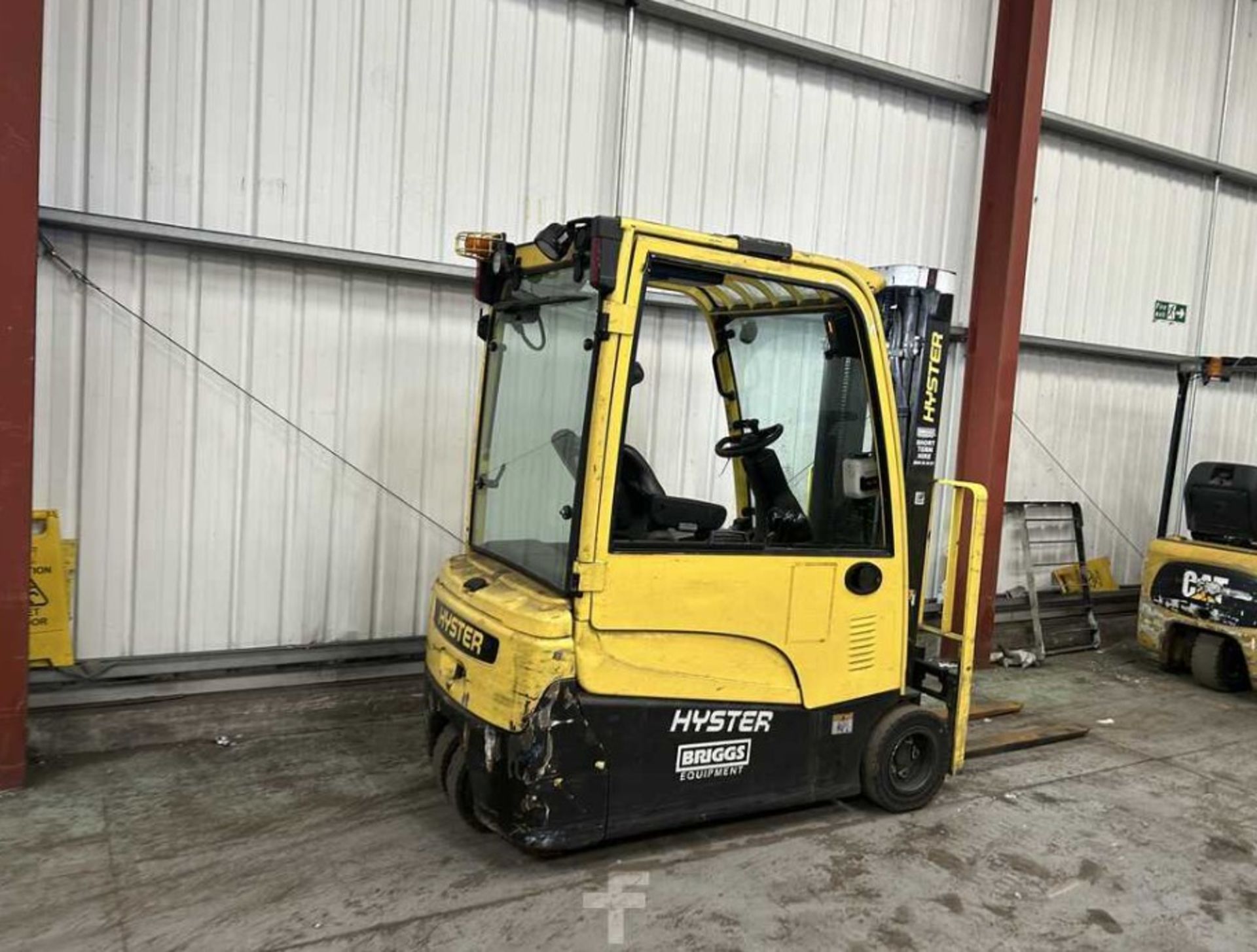 **(INCLUDES CHARGER)**2018 HYSTER J2.0XNT 3-WHEEL ELECTRIC FORKLIFT – 2,000KG CAPACITY, 4,000 HRS - Image 6 of 6