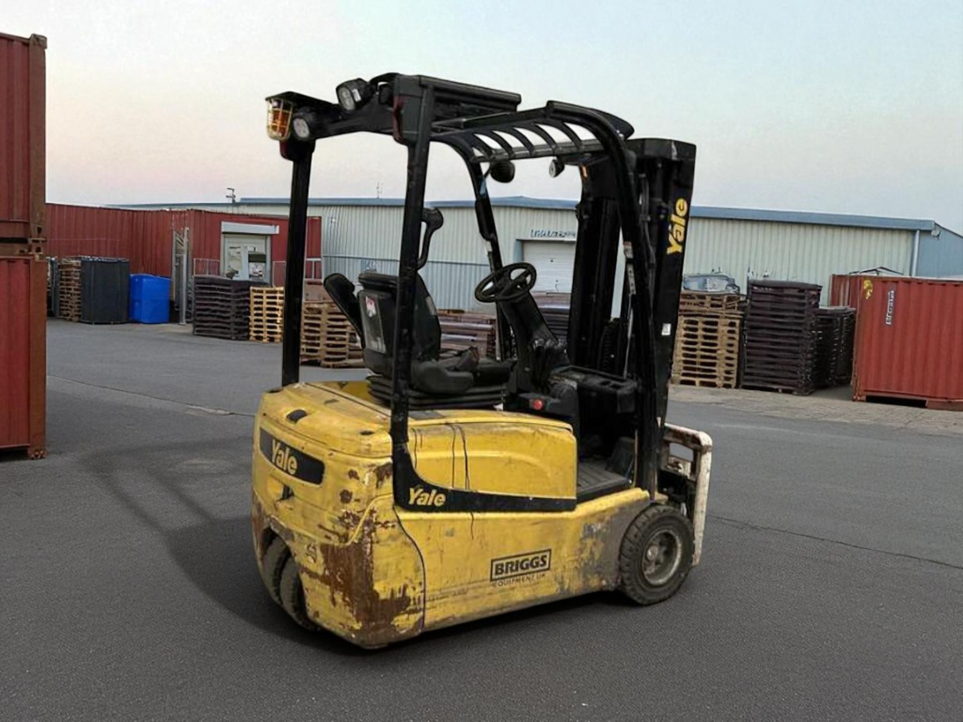 **(INCLUDES CHARGER)**2017 YALE ERP20VT ELECTRIC FORKLIFT – 2.0 TONNE – TRIPLEX MAST - Image 6 of 6