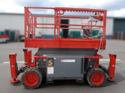 SKYJACK SJ6832 SCISSOR LIFT