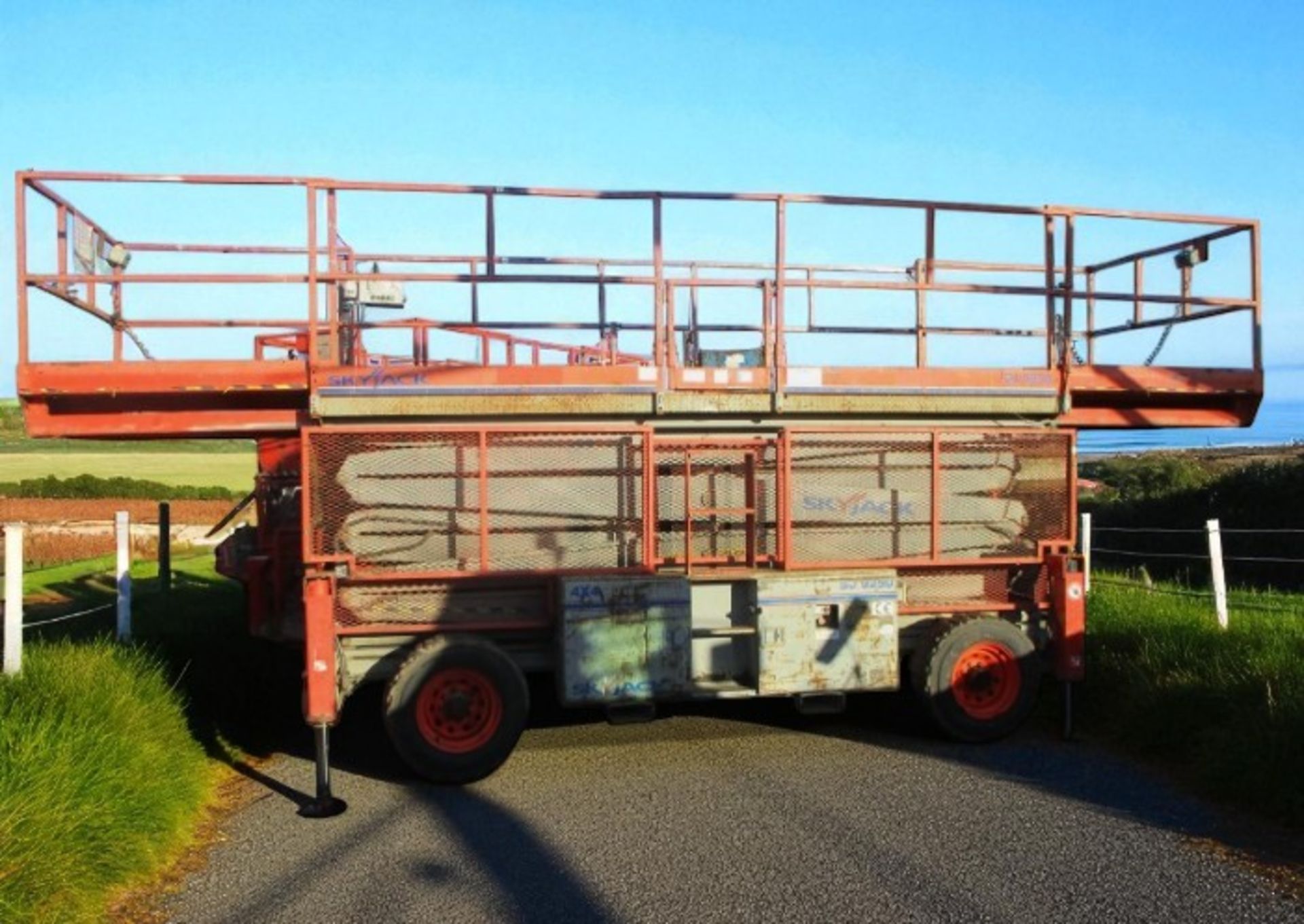 2007 SKYJACK SJ9250 SCISSOR LIFT - Image 3 of 13