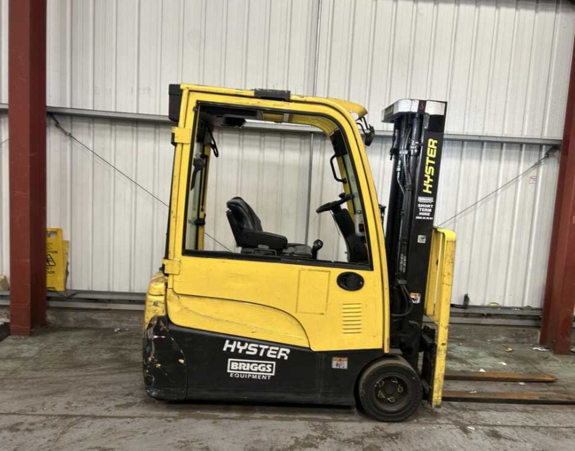 **(INCLUDES CHARGER)**2018 HYSTER J2.0XNT 3-WHEEL ELECTRIC FORKLIFT – 2,000KG CAPACITY, 4,000 HRS - Image 5 of 6