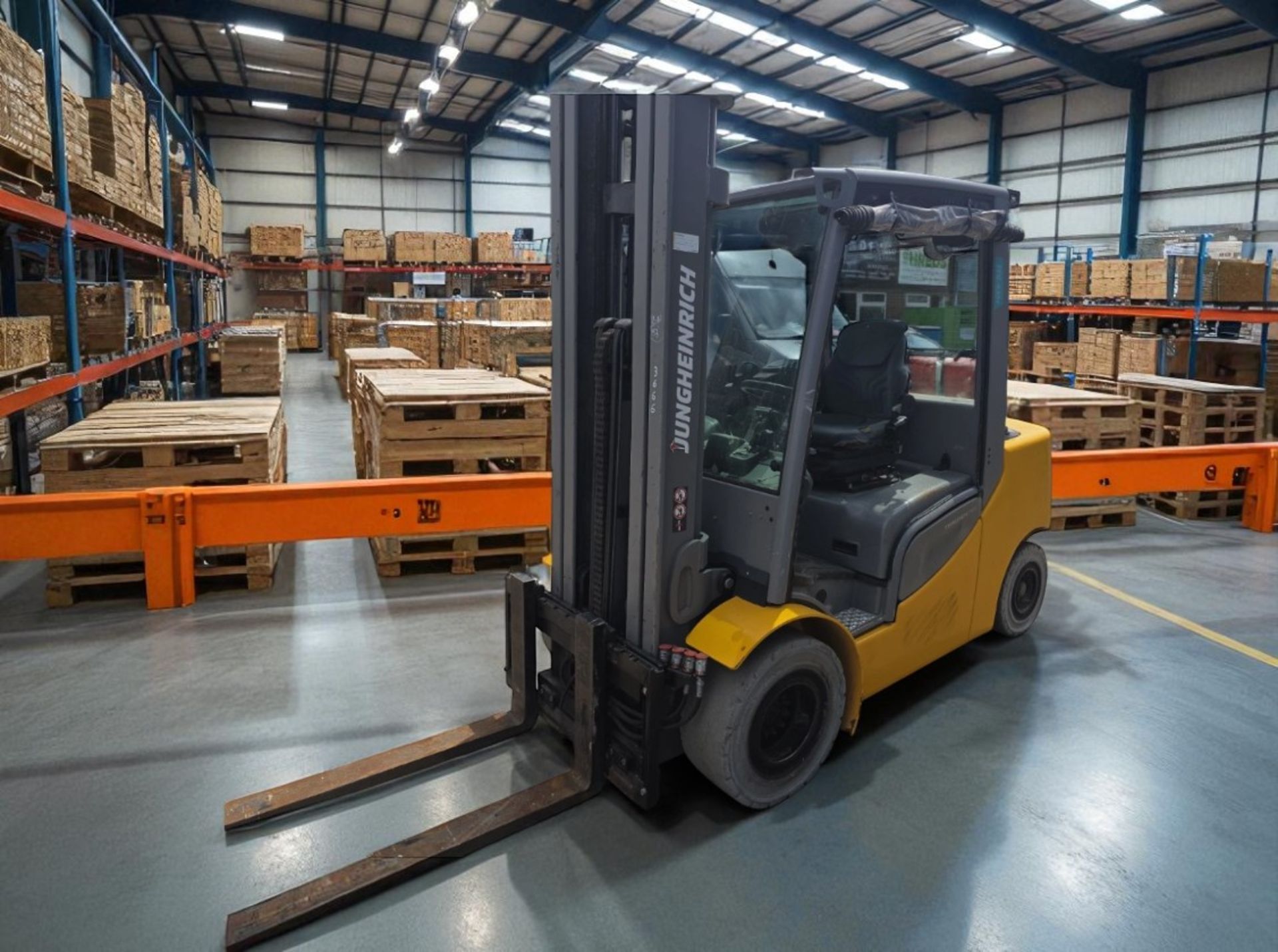 2017 JUNGHEINRICH DFG535S LPG FORKLIFT