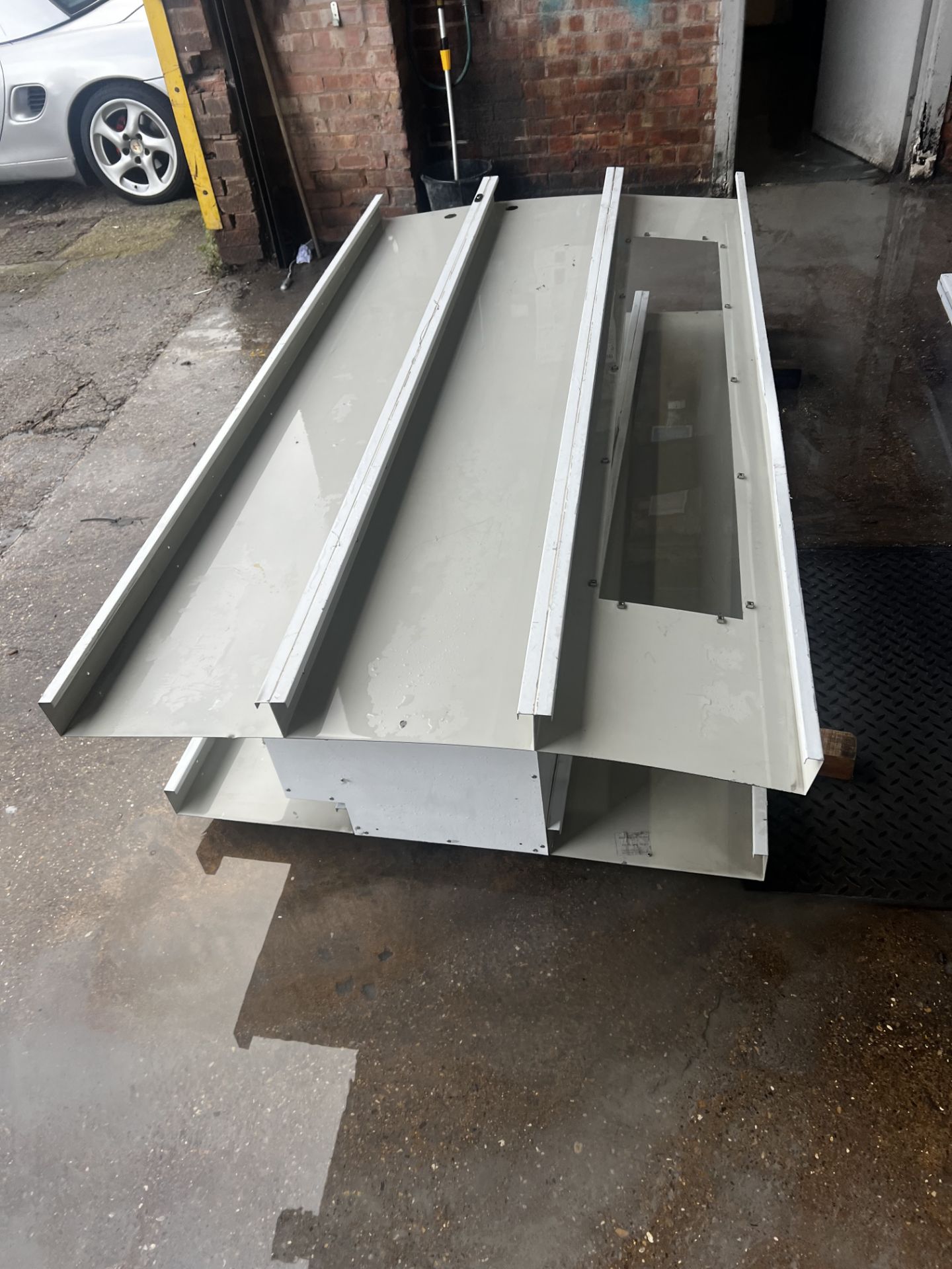 DALBY PAINT MIXING ROOM - Image 6 of 11