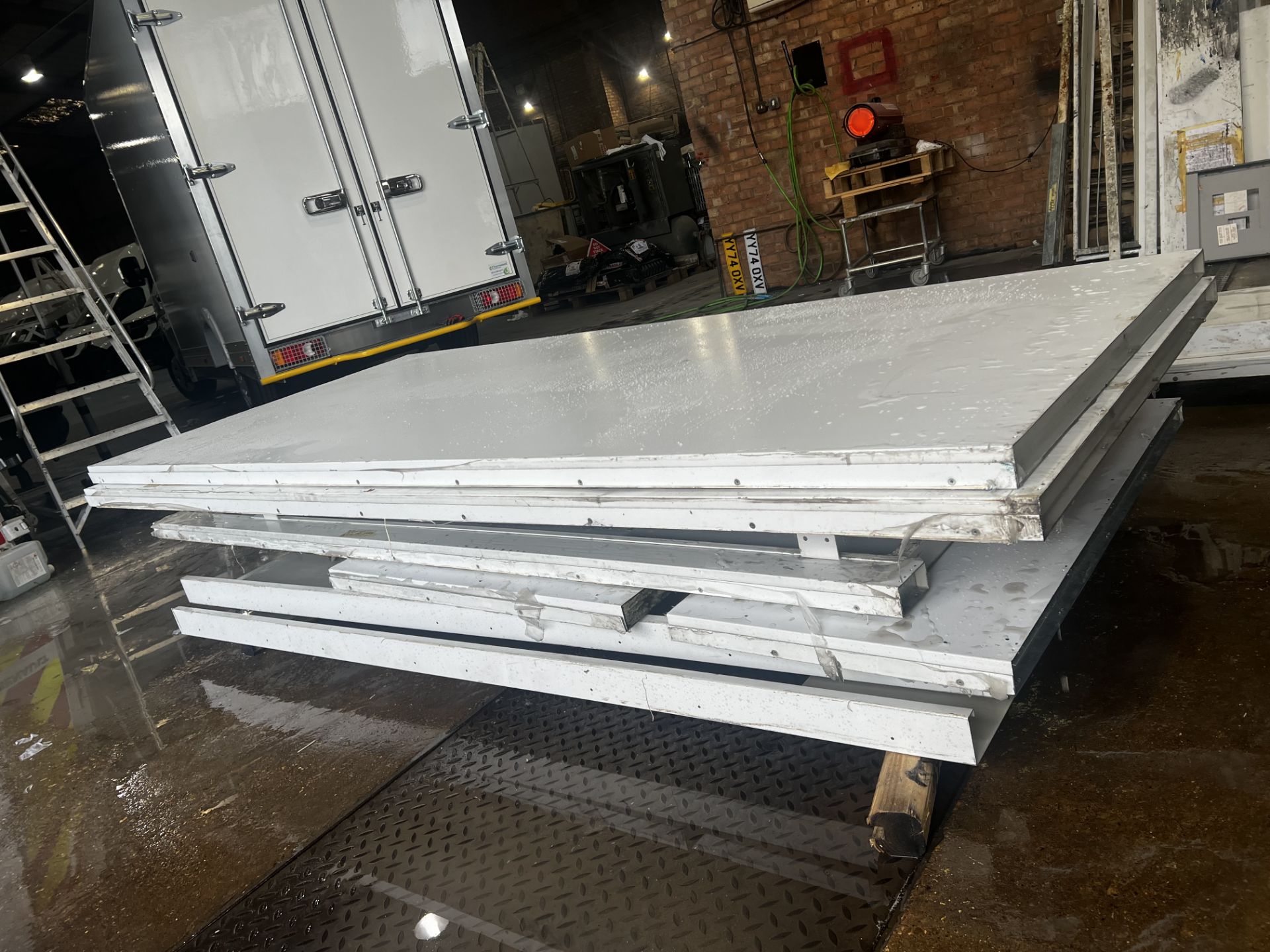 DALBY PAINT MIXING ROOM - Image 5 of 11