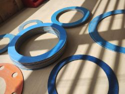 JOBLOT OF 41 - MIXED SIZE AND COLOUR ORINGS , GASKETS , SEALS - EVERYTHING YOU SEE - NEW