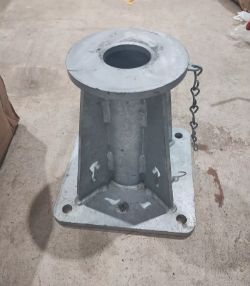 REID TOP MOUNT SOCKET 65GMS- 65MM - NO LID - POSSIBLY USED