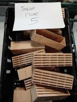 JOBLOT AIR BRICKS CRATE B11