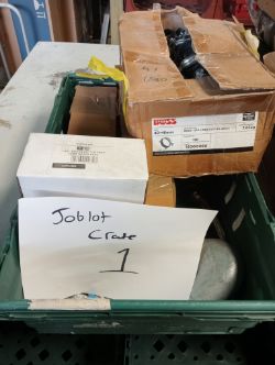 JOBLOT OF CLIPS BOTTLE TRAP B16