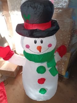 MIX OF NEW SOME RETURNS GIANT PALLET OF CHRISTMAS JOBLOT DECORATIONS