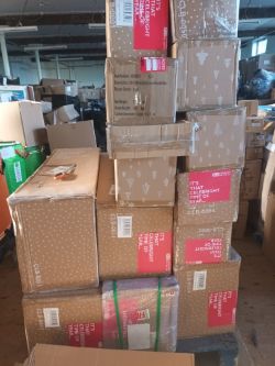 13 X CHRISTMAS TREES + LED DECORATIONS - CUSTOMER RETURNS