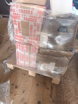 PALLET OF CHRISTMAS RETURNS CONSISTING OF CHRISTMAS TREESS VARIOUS OUTDOOR AND INDOOR DECORATIONS