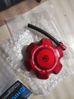 YAMAHA BLASTER 200 - PRO GRIPS (BLACK) - ANODIZED RED NICECNC FUEL CAP & GEAR CHANGER - BRAND NEW