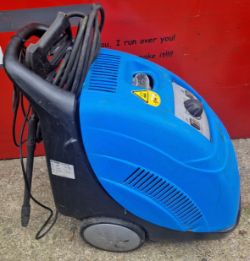 EAGLE HOT AND COLD PRESSURE WASHER