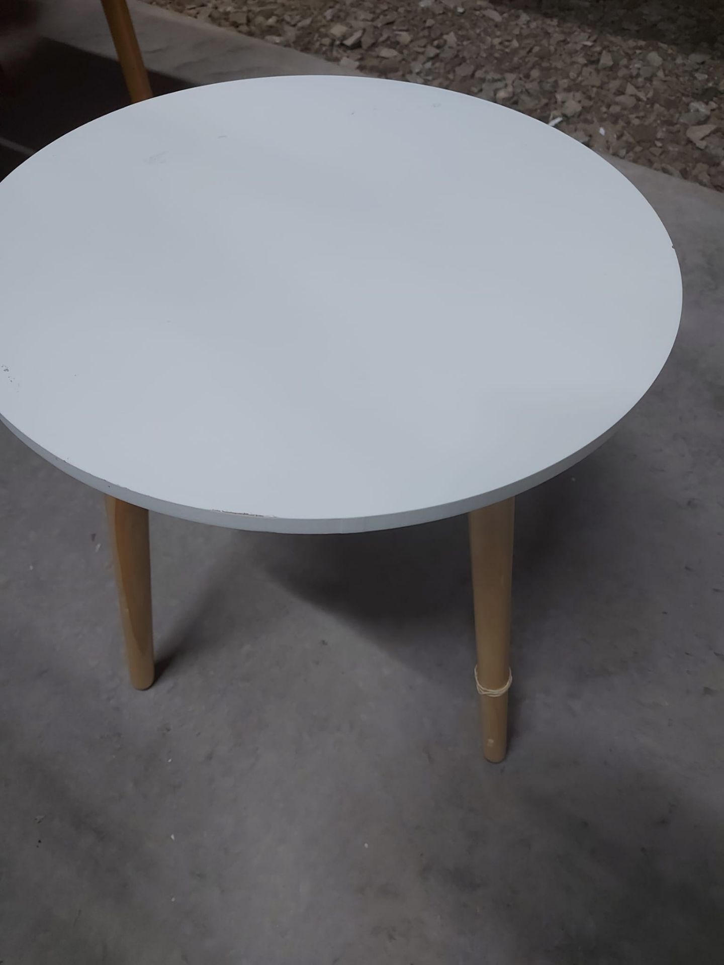 DINING TABLE ROUND DINING TABLE WHITE WITH WOODEN LEG NEW ON DISPLAY 160CM X 90CM ROUND