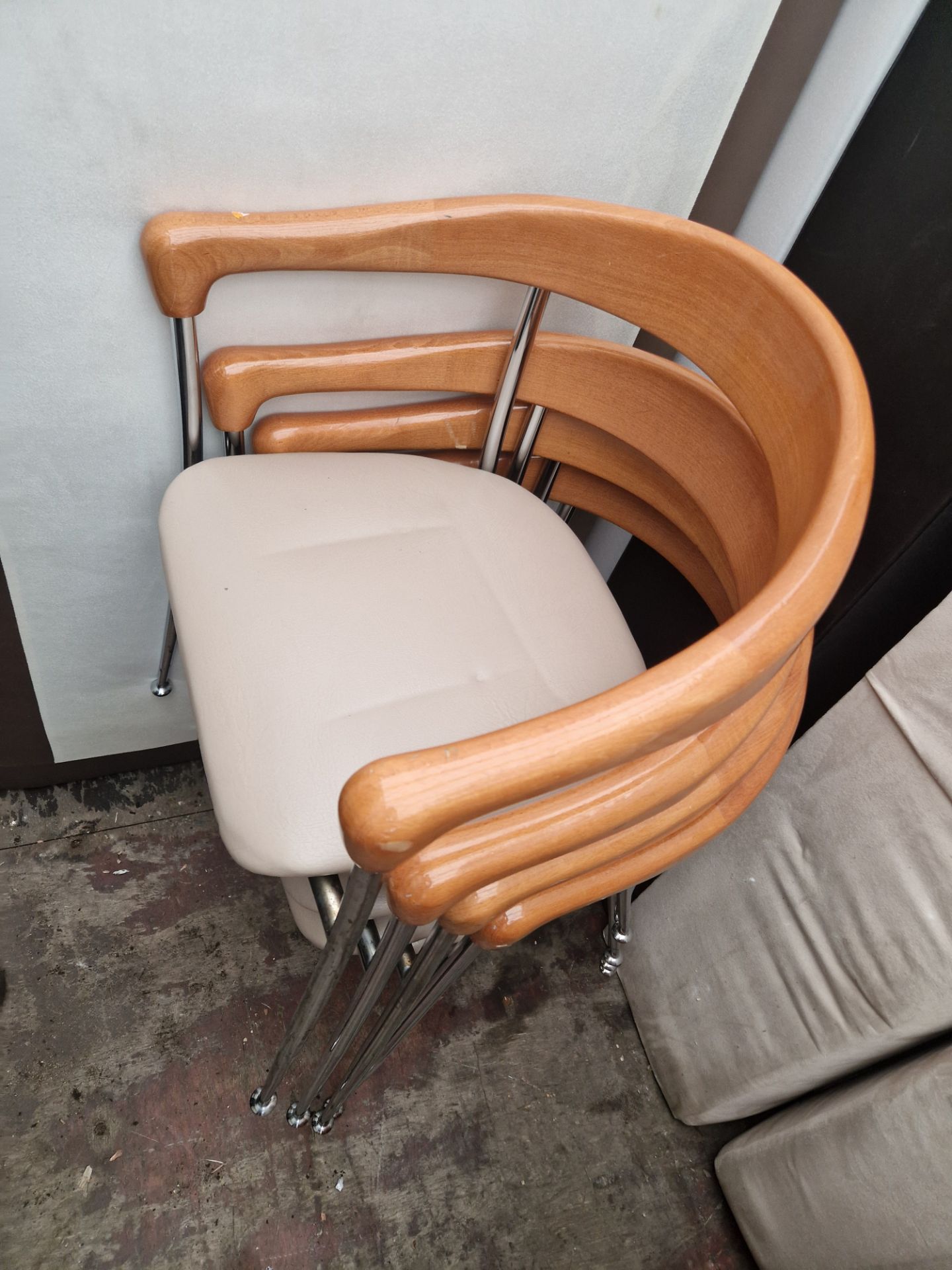 DINNING TABLE CHAIRS 3X MATCHING 2X BROWN - Image 2 of 3