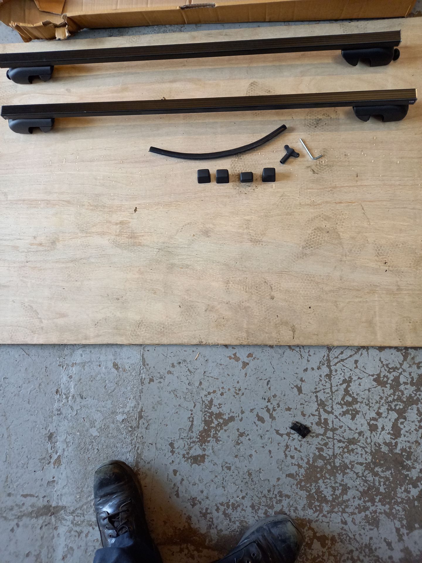 44 X NEW GENUINE OE HYUNDAI + VAUXHALL ROOF BAR KITS STARTING PRICE IS THE RESERVE PRICE - Image 13 of 13