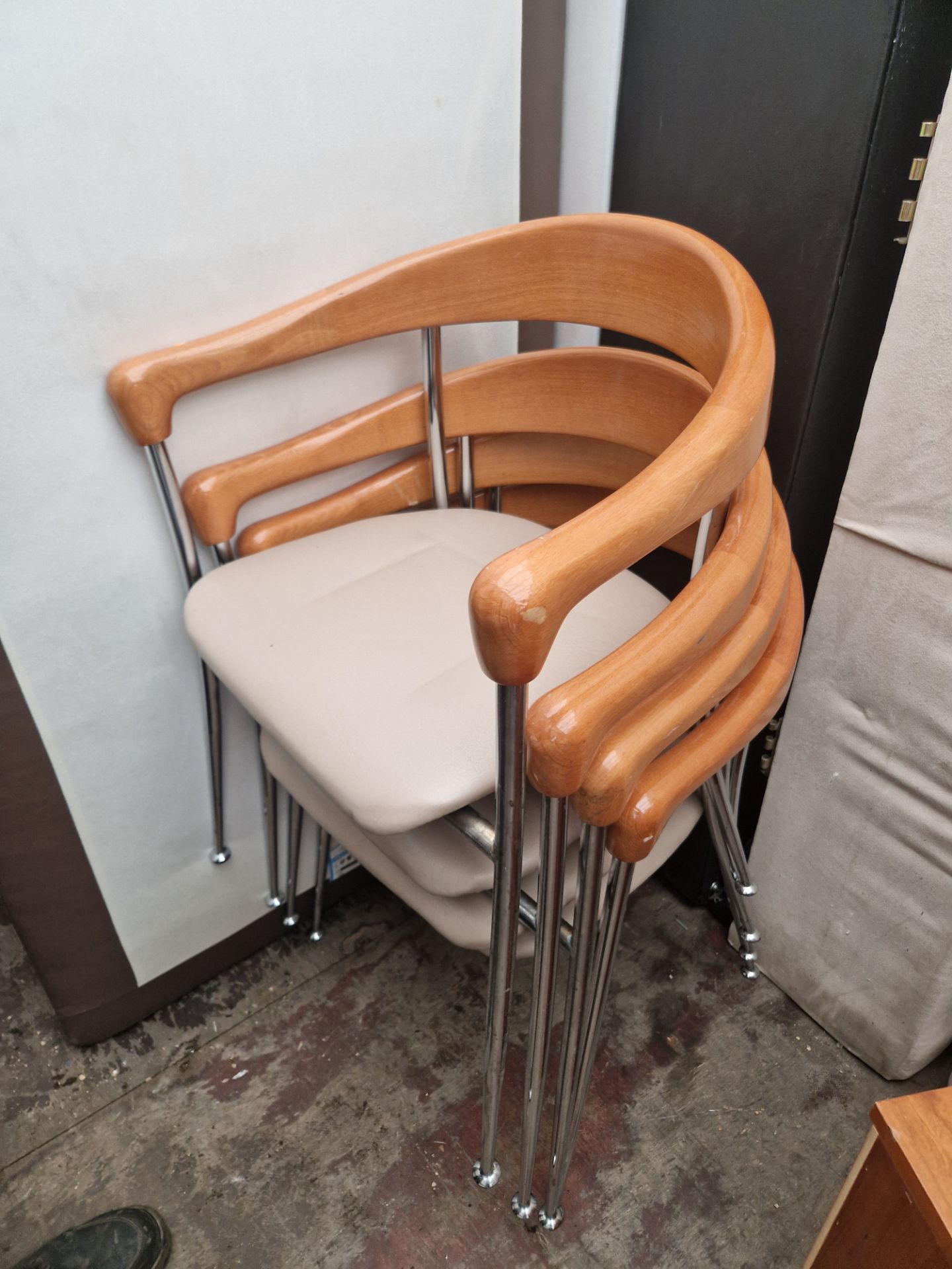 DINNING TABLE CHAIRS 3X MATCHING 2X BROWN - Image 3 of 3