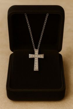 PRELOVED 14CT WHITE GOLD CUBIC ZIRCONIA CROSS