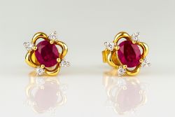 RUBY & DIAMOND EARRINGS 18CT YELLOW GOLD INSURANCE VALUE CERTIFICATED £1800