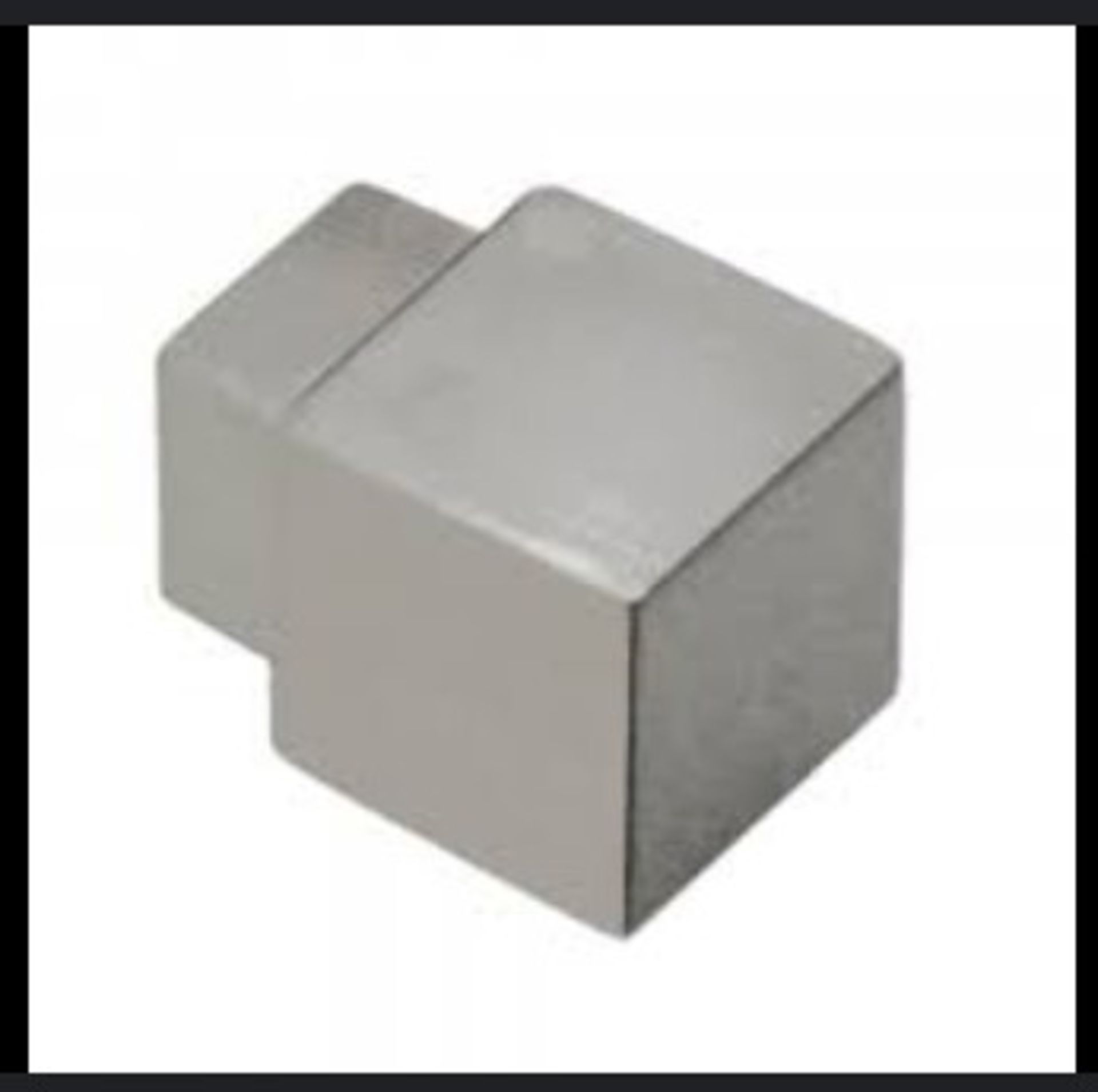 709 PIECES OF 9MM SQ.EDGE SILV EFF CNR PK2