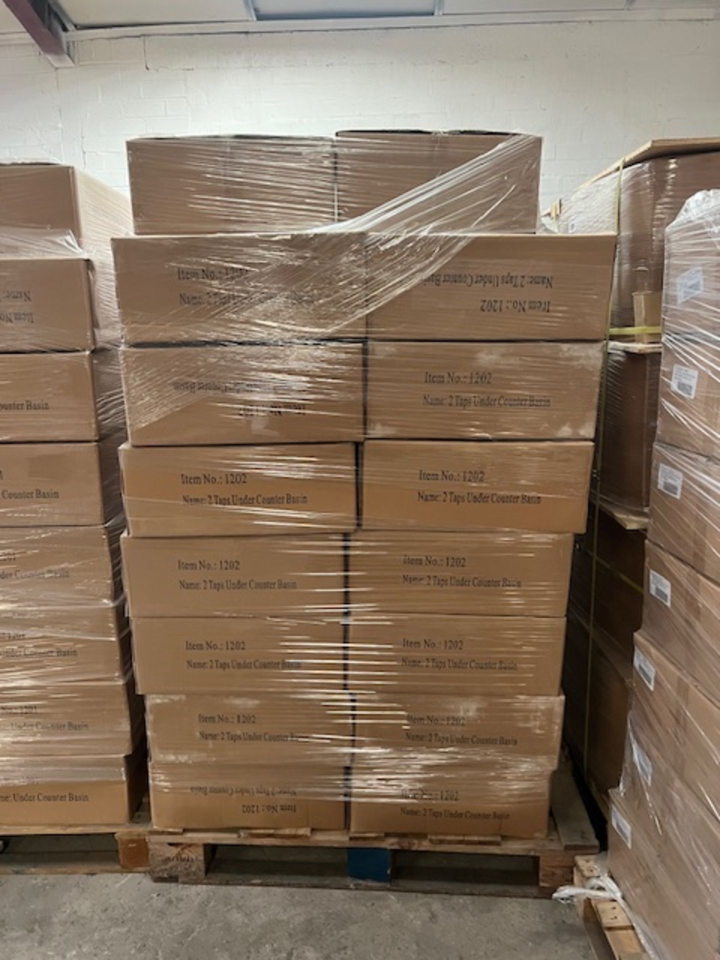 31 PALLETS OF CERAMIC VANITY BASINS - Image 2 of 5