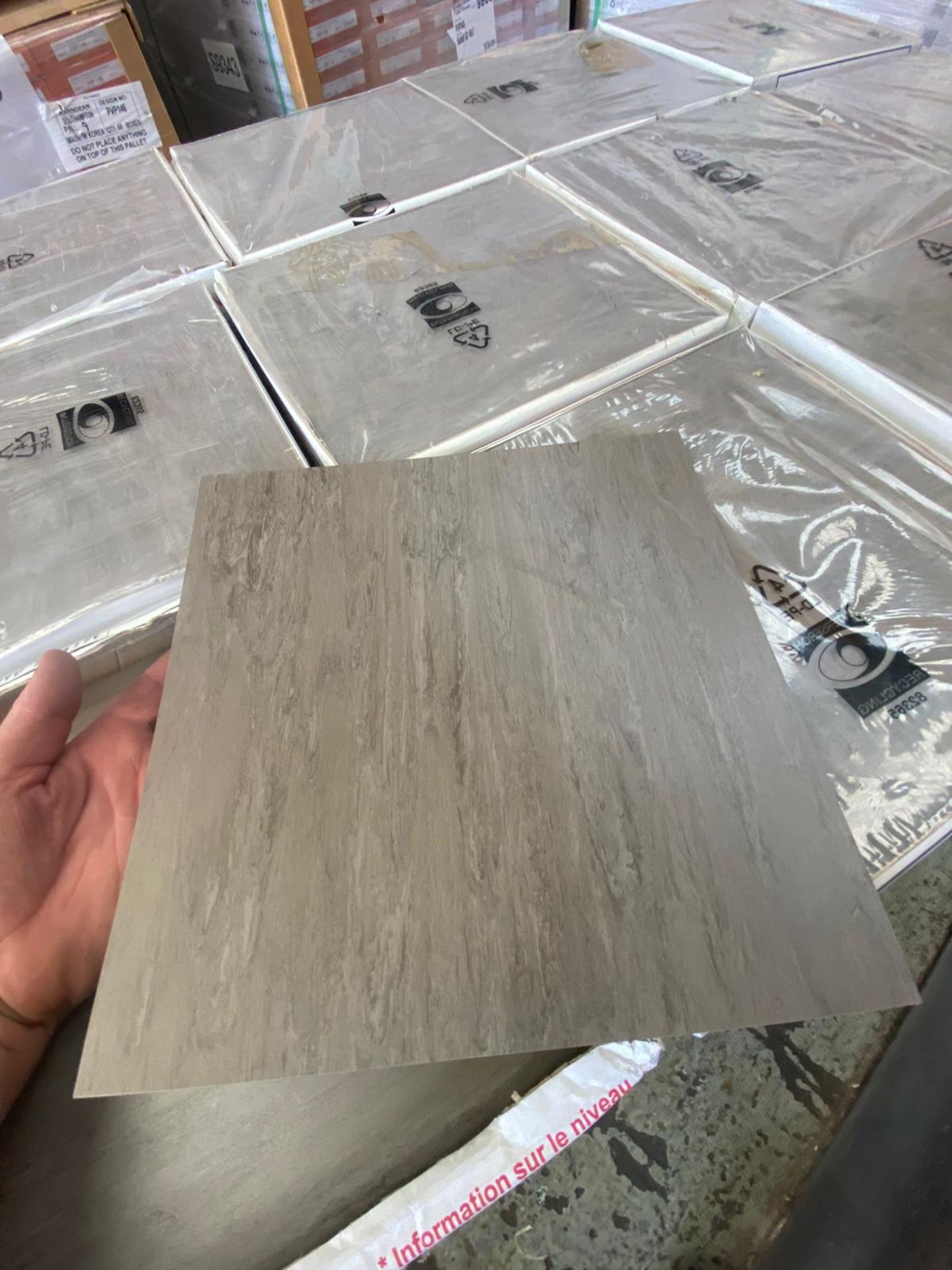 135 SQM GERFLOR MIPOLAM CLASSIC 300X300 TILE COMMERCIAL GRADE FLOORING - Image 3 of 4