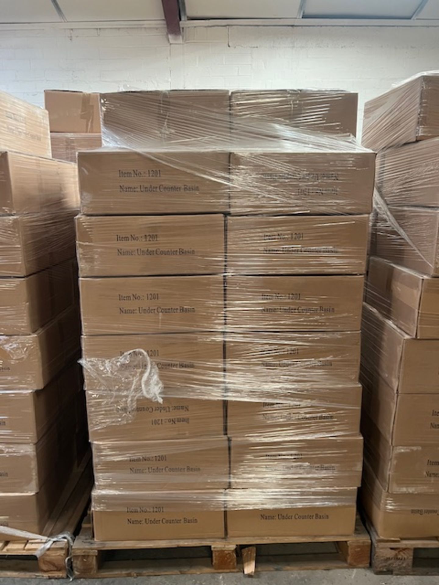 31 PALLETS OF CERAMIC VANITY BASINS - Image 3 of 5