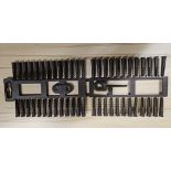 4 BOXES OF PLASPLUGS HEAVY DUTY SOLID WALL FIXING DARK BROWN 50 PLUGS PER STRIP (NO PACKAGING)