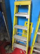Fibreglass step ladder, 5 tread