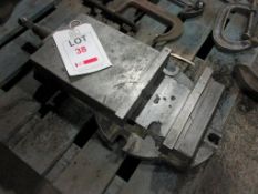 Un-named machine vice, 9"