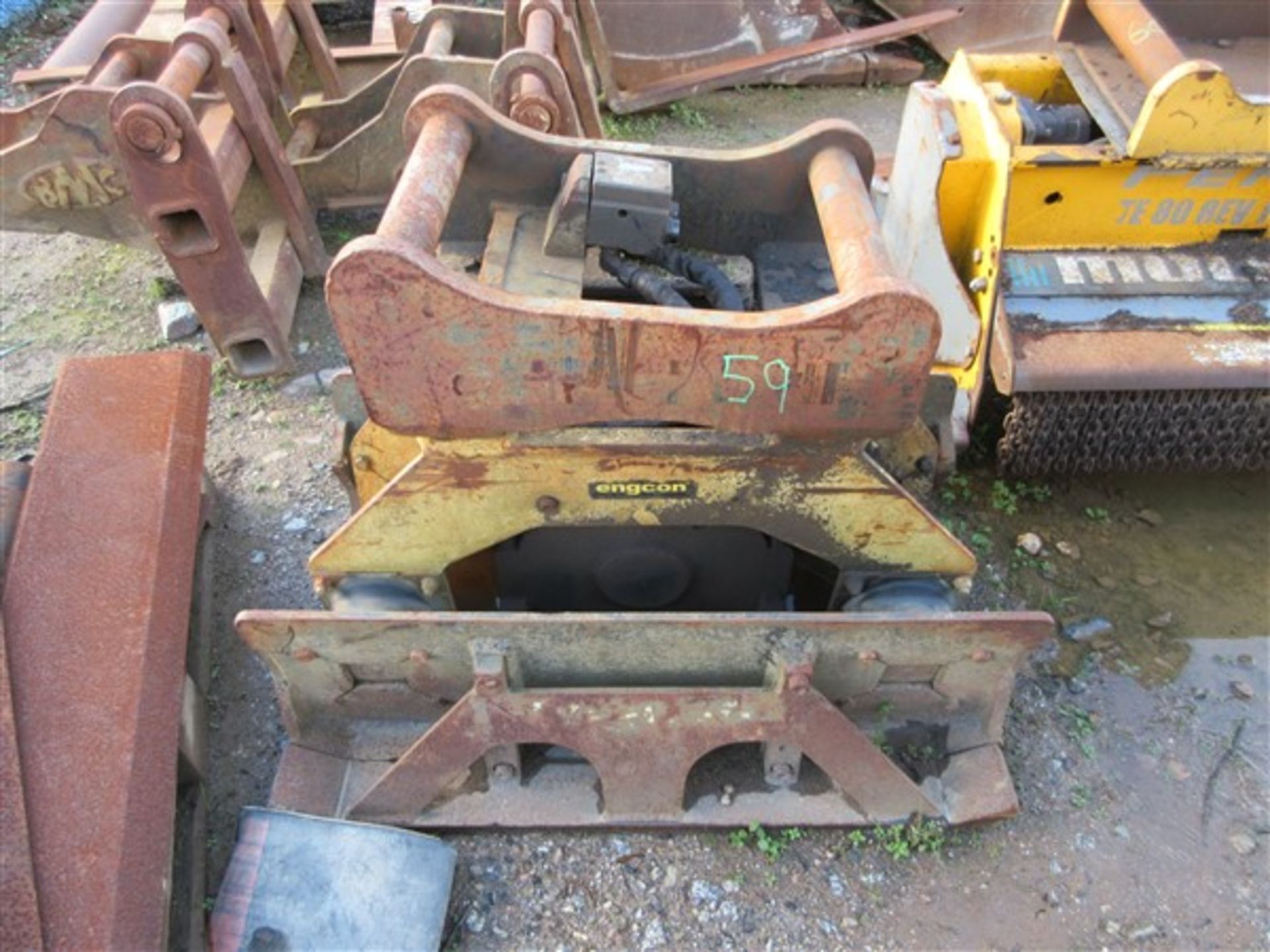 Engcon vibrating excavator compactor, 1010 & 300mm plate size