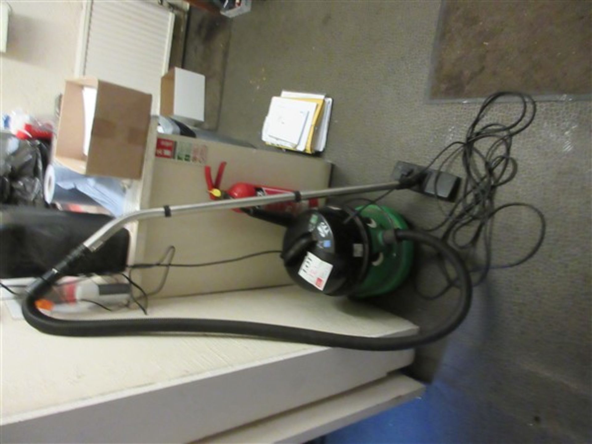 Numatic George wet & dry vacuum cleaner - Image 2 of 3