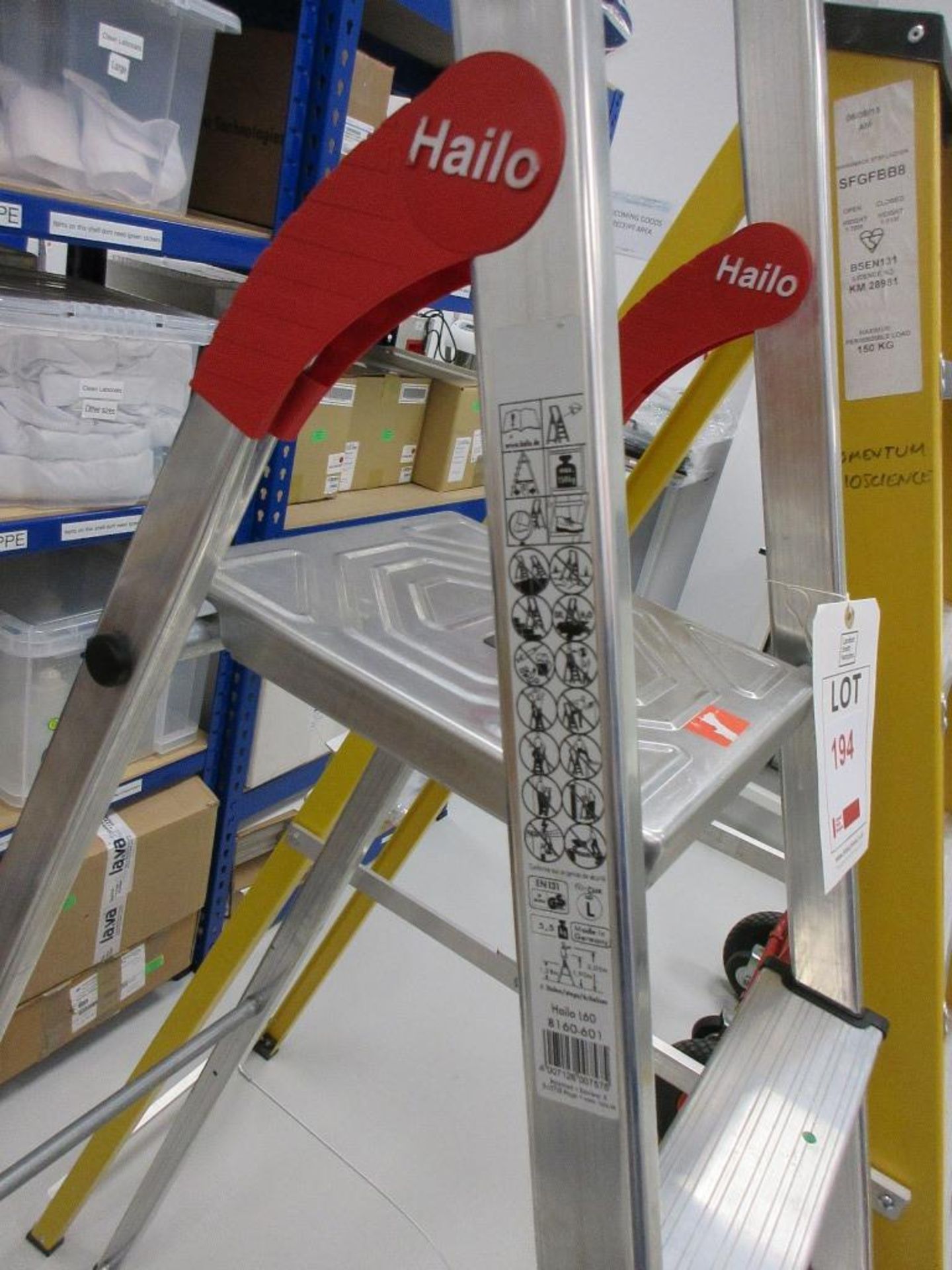 Fibreglass step ladder 8 tread, one Hailo aluminium step ladder 6 tread - Image 3 of 4