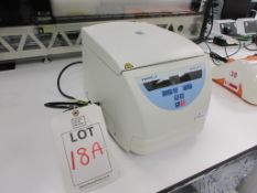 VWR Micro Star 17 microcentrifuge, serial no. 41662620 (2014)