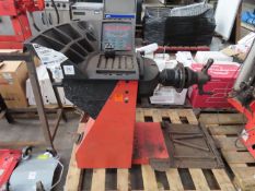 A SNAP-0N B20555 Tyre Balancing Machine