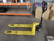 A 2500kg Pallet Truck 