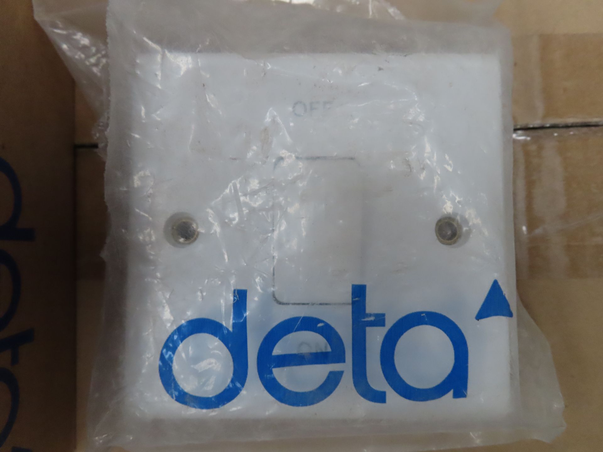 A Pallet to include miscellaneous contents. - Image 4 of 10