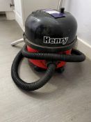 Neumatic HVR-200 Henry vacuum cleaner