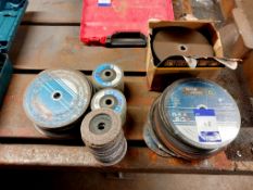 Quantity of various cutting/polishing discs